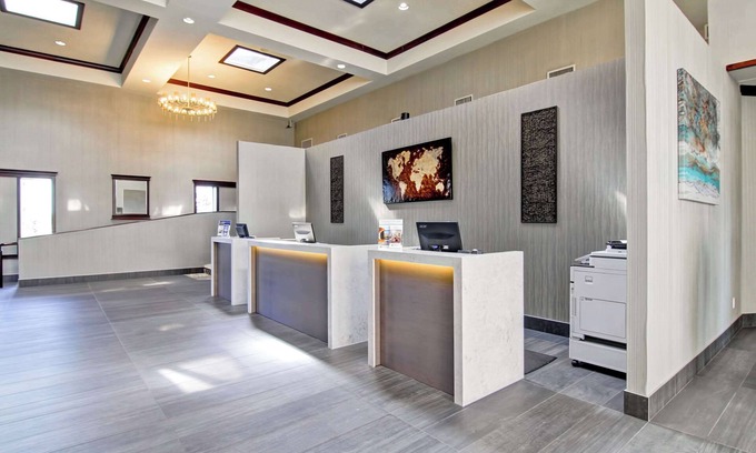 West Edmonton Hotel | Radisson Hotel & Conference Centre West Edmonton