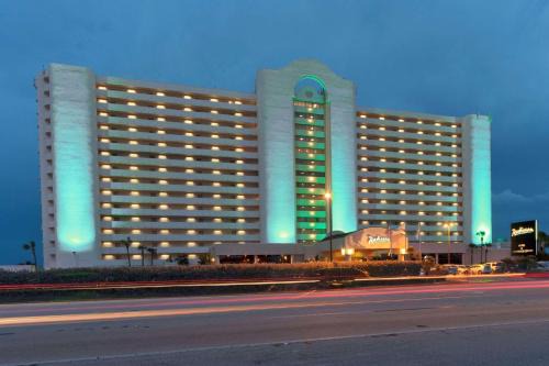 Canova Beach Hotel | Radisson Suite Hotel Oceanfront