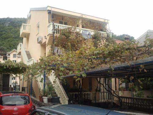 Bijeli do Apartamento | Radović Apartments