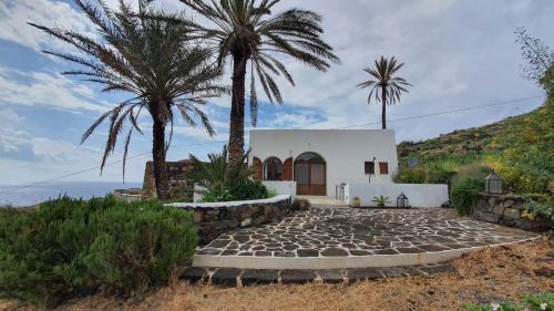 Pantelleria Casa | RADYSHAMS DAMMUSI LE PALME & BAIT