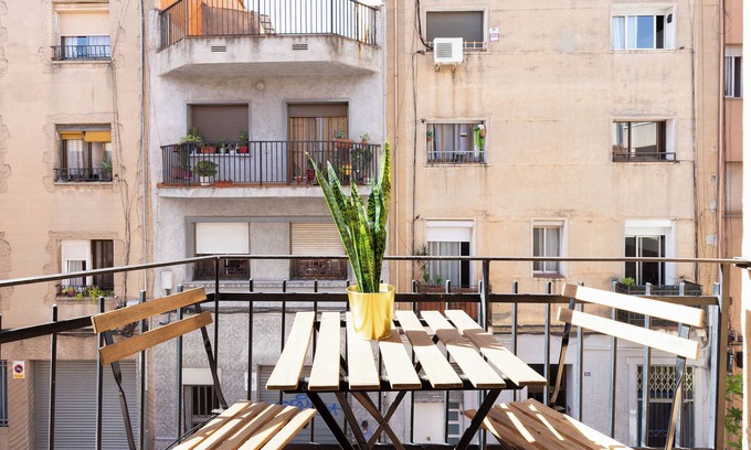 Collblanc y La Torrassa Apartamento | Rafael Apartment by Olala Homes