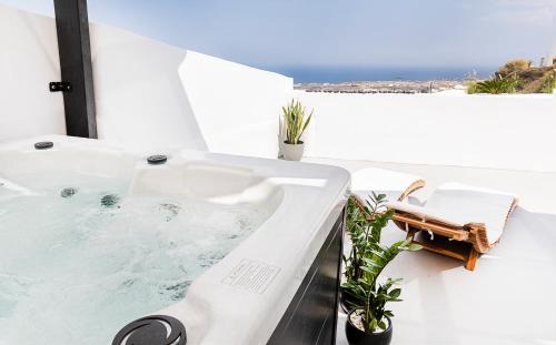 Fira Apartamento | Rafael' s Mediteranian Cave Suites
