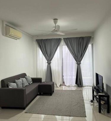 Ijok Apartamento | Rafahiyyah Homestay, Puncak Alam
