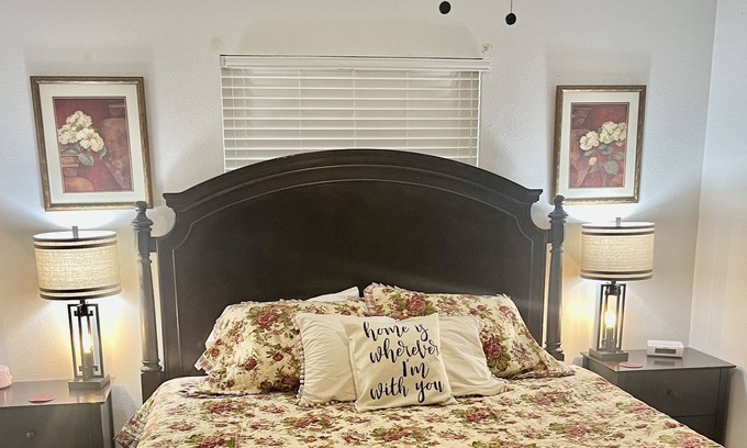 Schertz Casa | RAFB 3br2ba Family Friendly Single Story with a large fenced yard, Welcome Home!