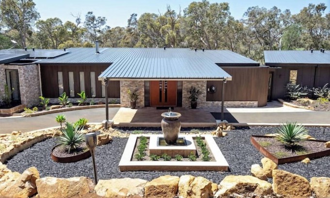 Wilyabrup Casa | Raffaele's Estate : luxury holiday + 10% discount for Feb/March + bubbles