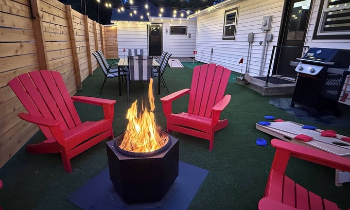 Orange City Casa | Raider Roost-Putting Green/Fire Pit/ Game Room Close to NWC & Downtown!