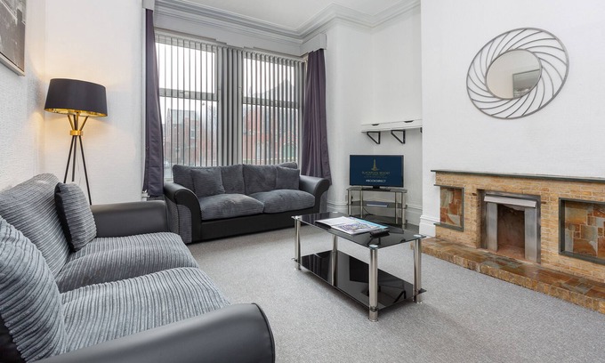 Blackpool Town Center Casa | Raikes Parade Victorian Home