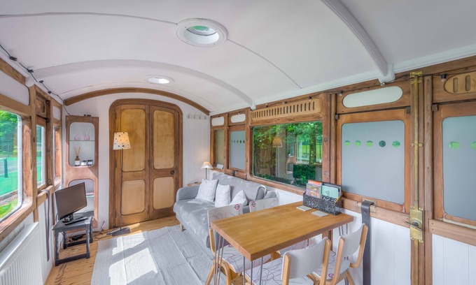 Walberton Casa | Slindon railway carriage