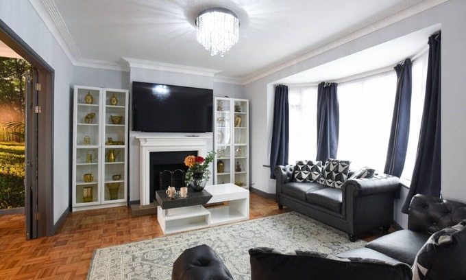 Cosham Casa | Railway House | Cosham's Family Friendly Home