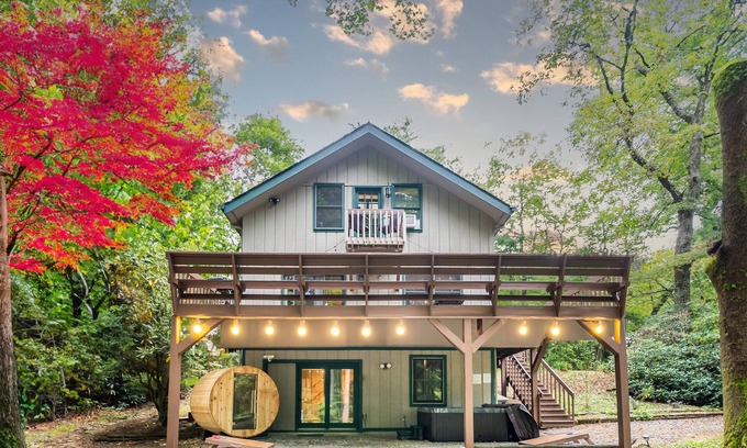 Lake Toxaway Casa | Rainbow Falls Cabin - Sauna - Hot Tub - Foosball