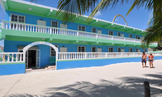 Cayo Corker Hotel | Rainbow Hotel