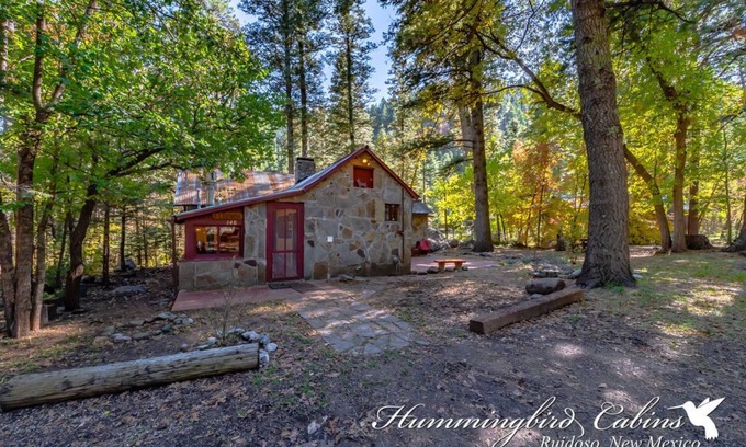 Ruidoso Cabina | Rainbow Oaks 'Free from Disturbance' a quiet haven on 3 acres and PET FRIENDLY