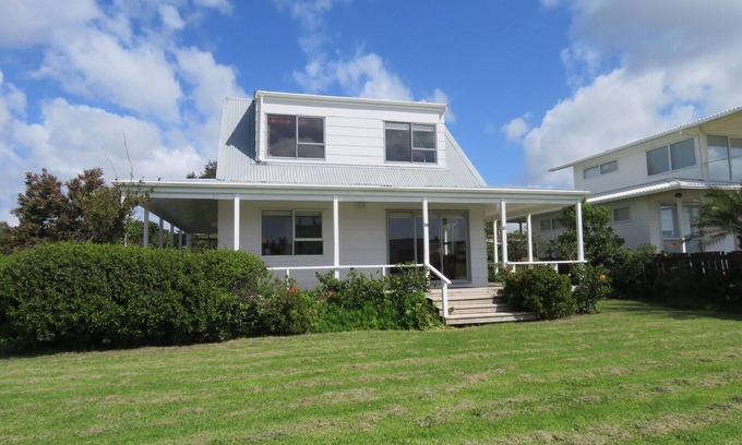 Taipa Casa | Raines Retreat - Taipa Beach Bach