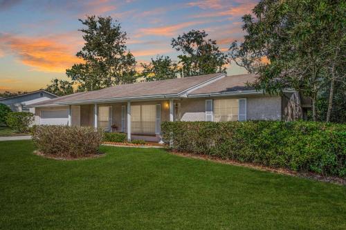 Lakeside Casa | Rainey 5577