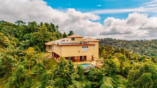 Cubuy Casa | Rainforest Retreat Toro Views