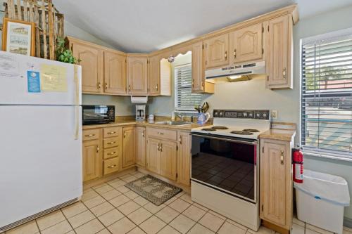 Cedar Key Casa | Rains Waterfront Cottage