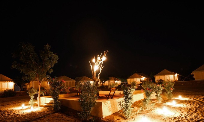 Kanoi Otro | Rajwada Desert Camp by Park Tree