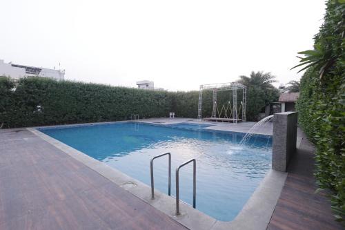 Vrindavan Hotel | Rajwada Farm Vrindavan