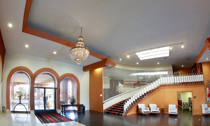 Raisin Hotel | Ramada by Wyndham Fresno North