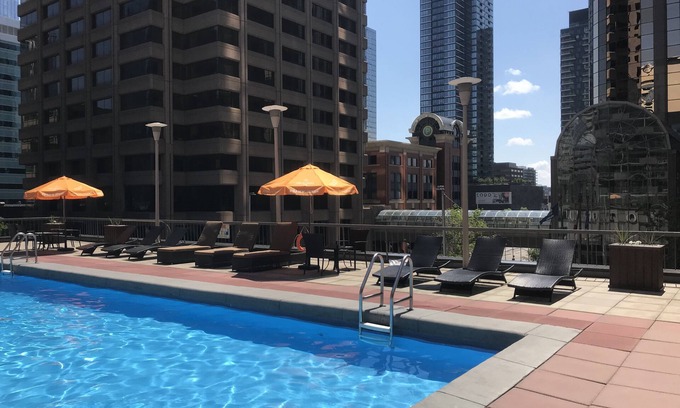Downtown Calgary Hotel | Ramada Plaza by Wyndham Calgary Downtown