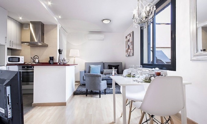 L'Antiga Esquerra de l'Eixample Apartamento | Rambla Paris Attic Apartment