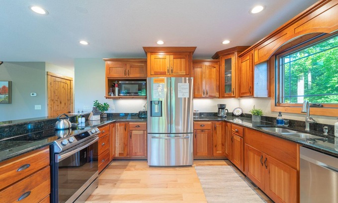Marble Cabina | Rambling Waters - private upscale mountain cabin!