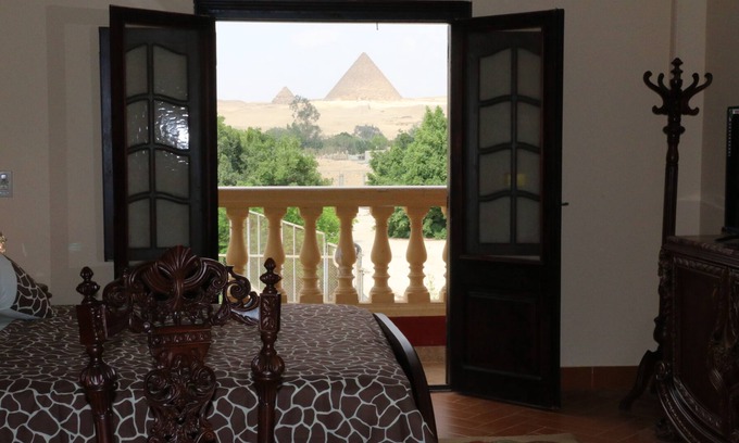 Kafrat al Jabal Casa | Vista de las pirámides de Ramosa Guest House