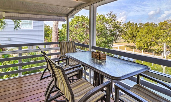 Breezeswept Beach Estates Cabaña | Ramrod Key Vacation Rental w/ Private Dock