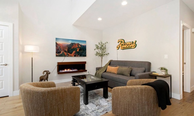 Old Town North Casa | Ram’s Roost | Rooftop Hot Tub, Patio & Family Fun