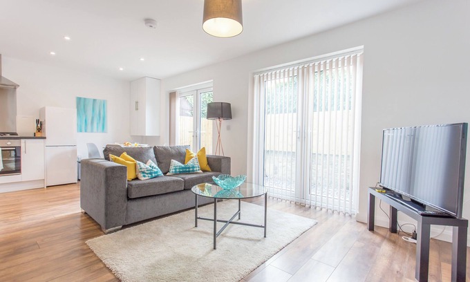 Cowley Apartamento | Rana Ct 3 (The Churchill Suite) | 1 Bed Ground Floor Apt