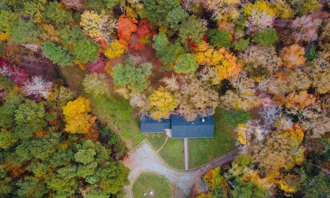 Chapel Hill Casa | Ranch Home Retreat on 4 Acre Land near UNC/Duke
