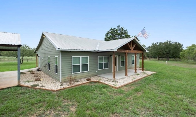 Smithville Otro | Ranch Oasis on 15 Acres