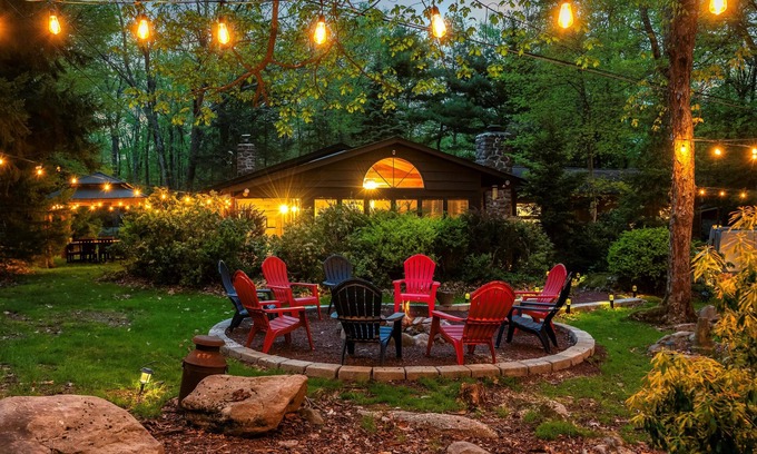 Lake Harmony Cabina | Ranch on Greenwood: Hot tub , fire pits, kayaks, Rafts, Bikes