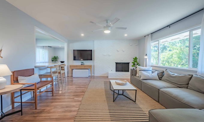 Atascadero Casa | Ranch Perfect for Familes, Close to Downtown, the Lake, the Park & the Beach!