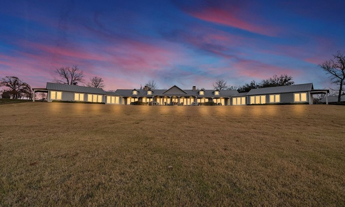 Athens Casa | Ranch Retreat | Lodge + Casitas, Trails & View