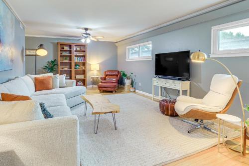 Irving Casa | Ranch-Style Home with Patio and Yard in Dallas Area
