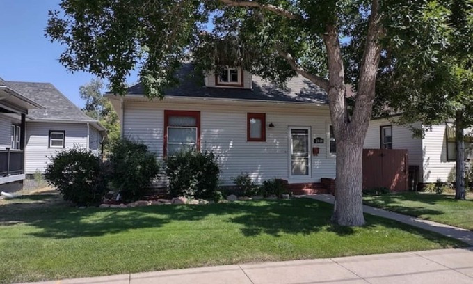 Cheyenne Casa | Rancher's Capitol Lodge (Historic) - Steps away from the Capitol and Downtown