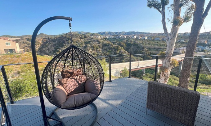 Chatsworth Casa | Rancho del Cielo, mordern, luxurious hilltop retreat with stunning canyon views