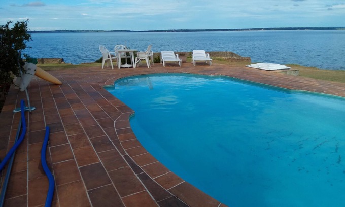 Sabino Chalet De Esquí | Rancho frente presa grande piscina de agua dulce, etc. Te va a encantar!