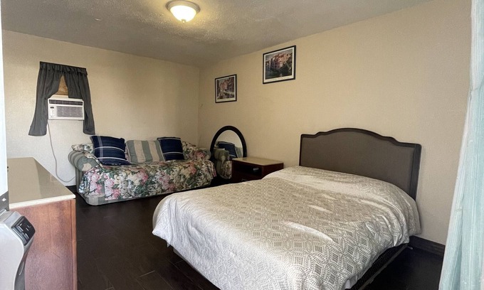 Ontario Hotel | Rancho Motel