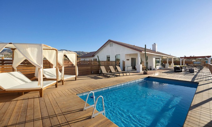 Joshua Tree Casa | 🌟🌵 Rancho Nopales JT - Pool, Hot Tub, Hammocks, Fast Wifi + Views! 🌵🌟