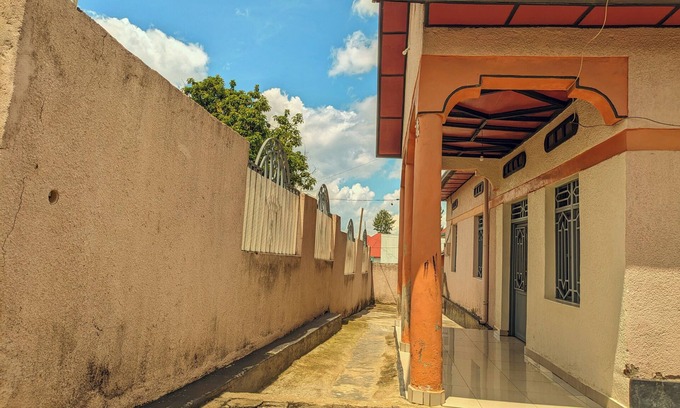Ruhengeri Cama Y Desayuno | Rand's House I Homestay