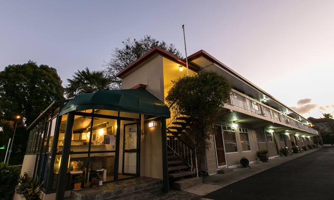 Epsom Hotel | Ranfurly Evergreen Motel