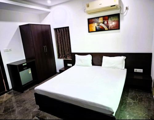 Chinar Park Hotel | Rani Tower Stay VIP Road