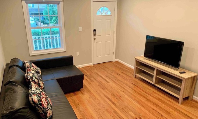 College Park Casa | Rare 2Bed 2Bath House - 6 min walk to metro