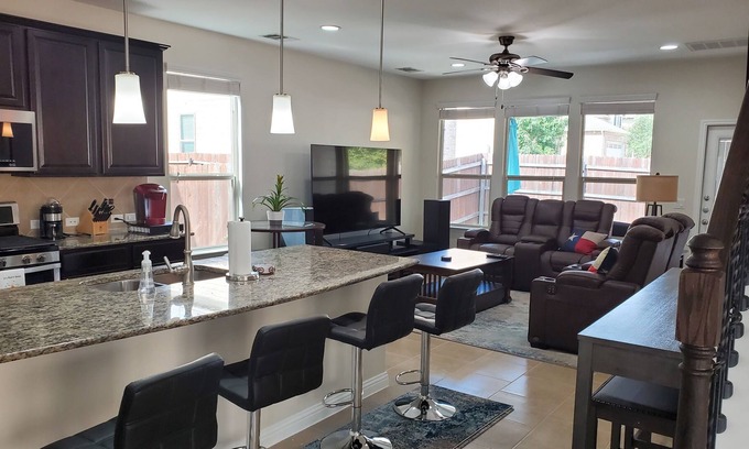 Austin Casa | Rare 4 Bedroom home minutes from restaurants and downtown entertainment