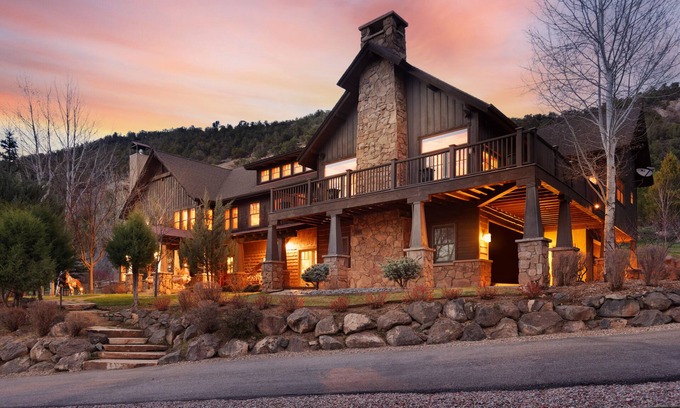 Cerise Ranch Casa | Rare, Art-Filled Mountain Getaway in the Roaring Fork Valley