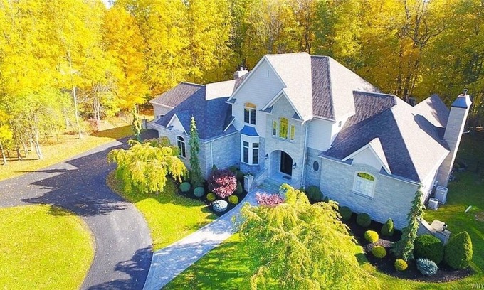 Spring Brook Casa | Rare! Buffalo Mansion with deck on Caszenovia creek
