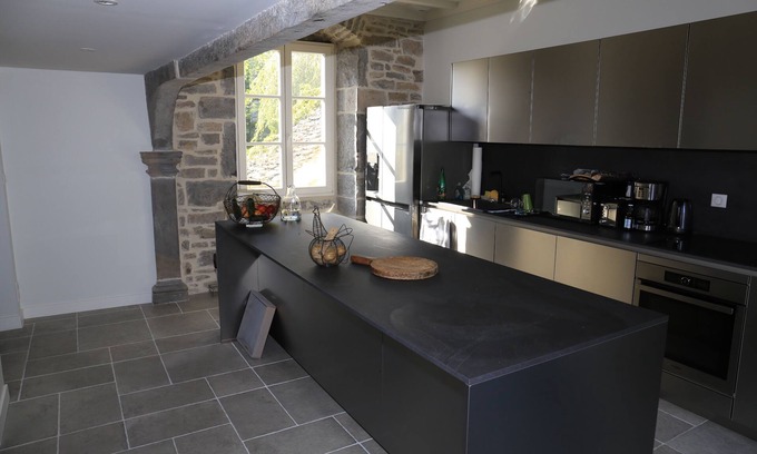 Chateau-Chalon Casa | Rare. Characterful winegrower's residence in an exceptional village