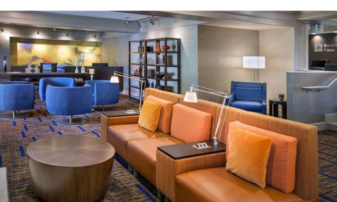 Woburn Casa | Rare Find! 3 Sleek Units, FREE Parking, Pets Allowed, Near Harvard University!
